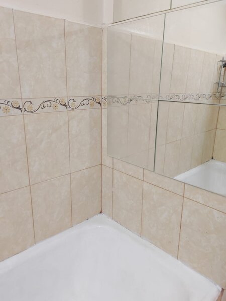 Titan, Policlinica Titan,